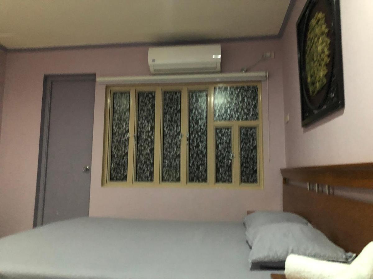 2 Separate Units, 1Br On 23Rd Flr And 3Br Penthouse On 41St Flr In Manila, Near Slec,Us Embassy, Mall And Parks With Excellent View Exteriér fotografie
